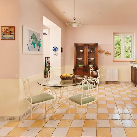 Sun Hills 8 Apartment *