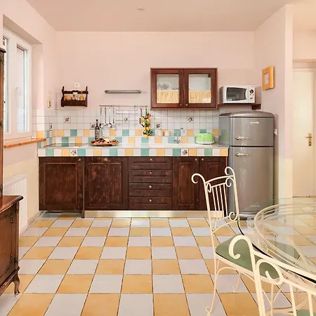 Sun Hills 8 Apartment